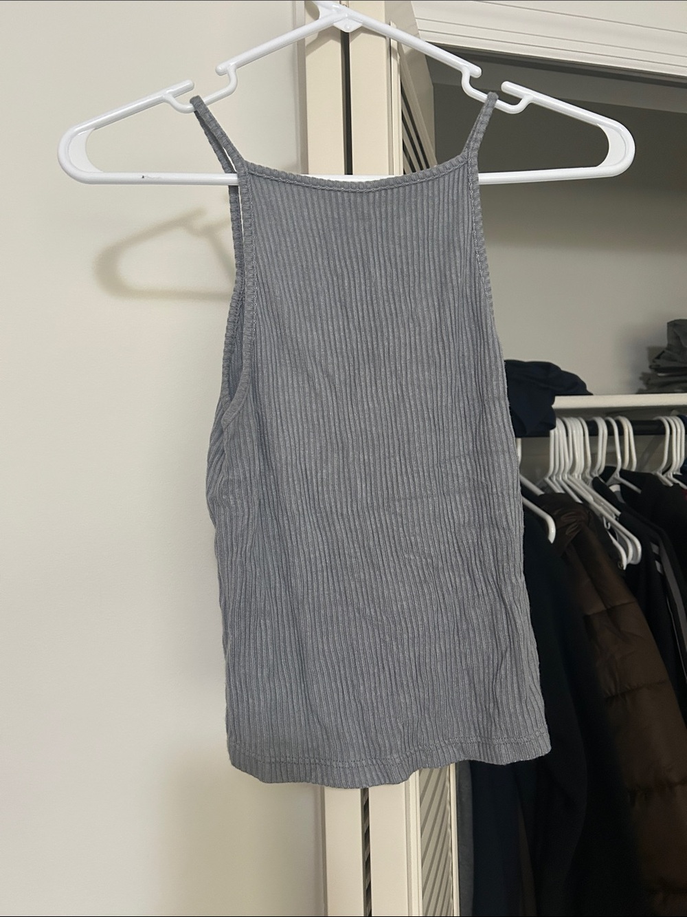 American Eagle Outfitters Ribbed High-Neck Tank Top in Light Gray